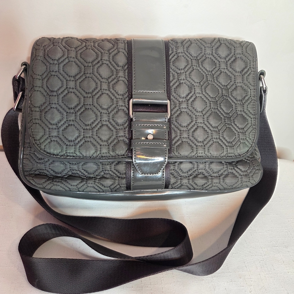 Vera Bradley Carbon Gray Quilted Crossbody Messenger Bag Patent Vinyl Trim 9x13